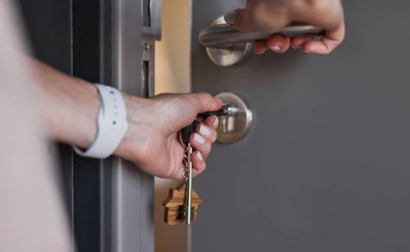 A crise da convivência começa na porta de casa